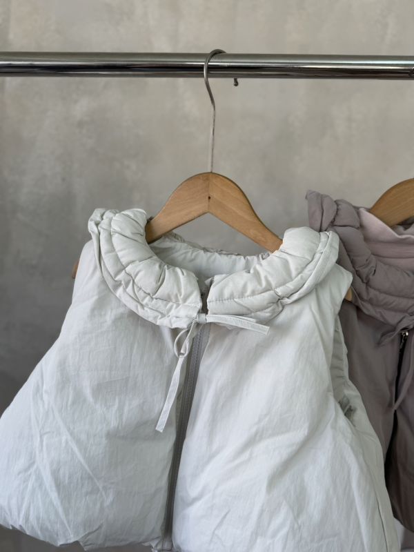 花邊綁帶全鋪棉保暖拉鍊背心 