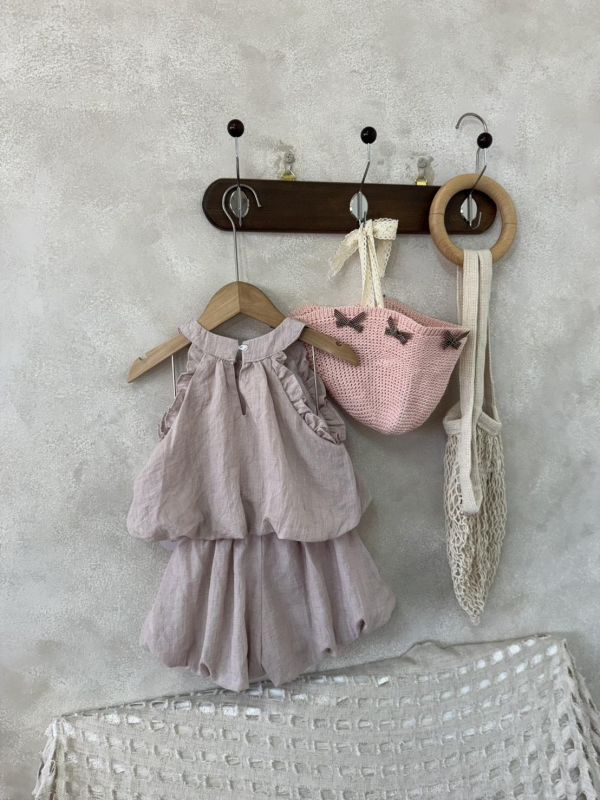 棉柔心動！削肩綁帶層次花苞褲套裝 