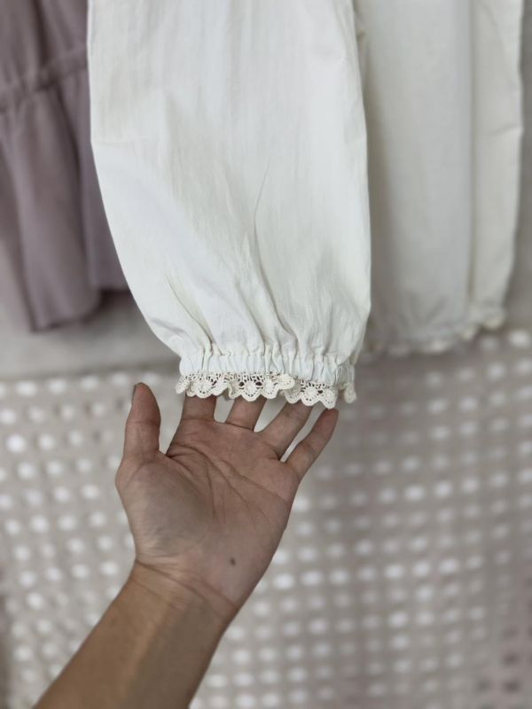 蕾絲花邊褲腳褲 