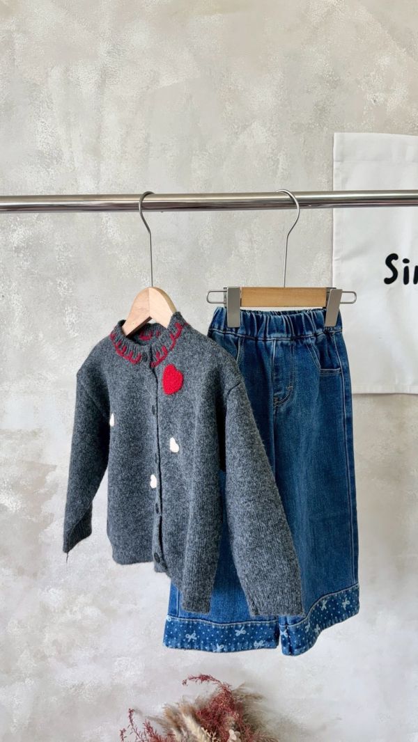 秋冬深灰調～紅線愛心鉤花針織外套 