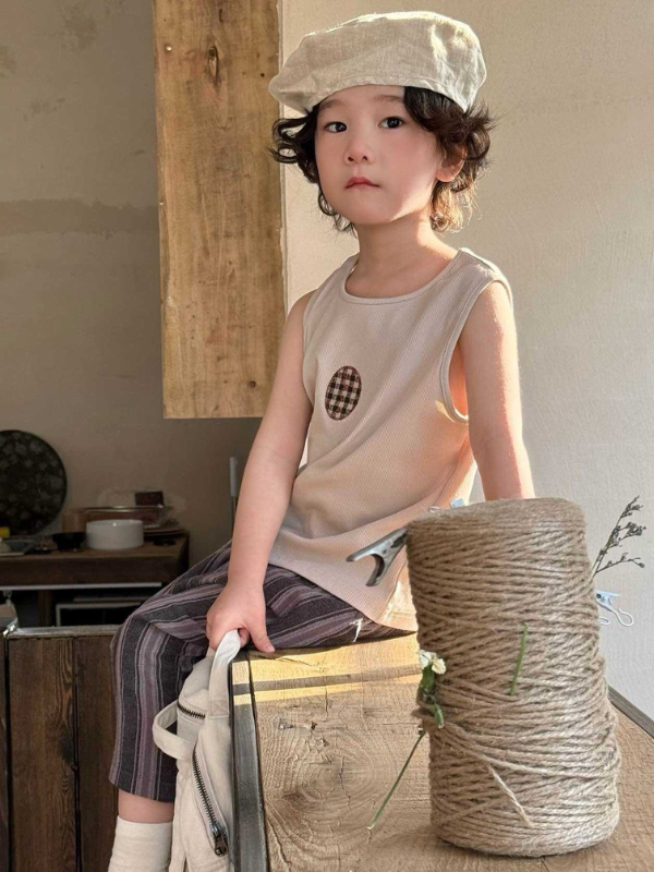格子布標坑條背心 
