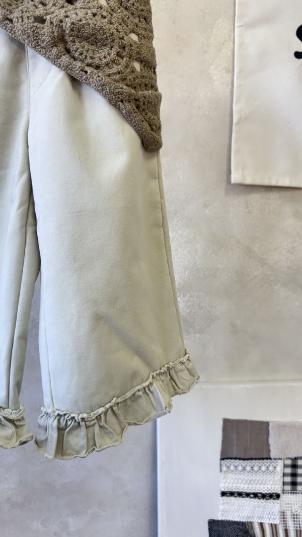 溫柔系花邊薄絨直筒長褲(含鉤花屁簾) 