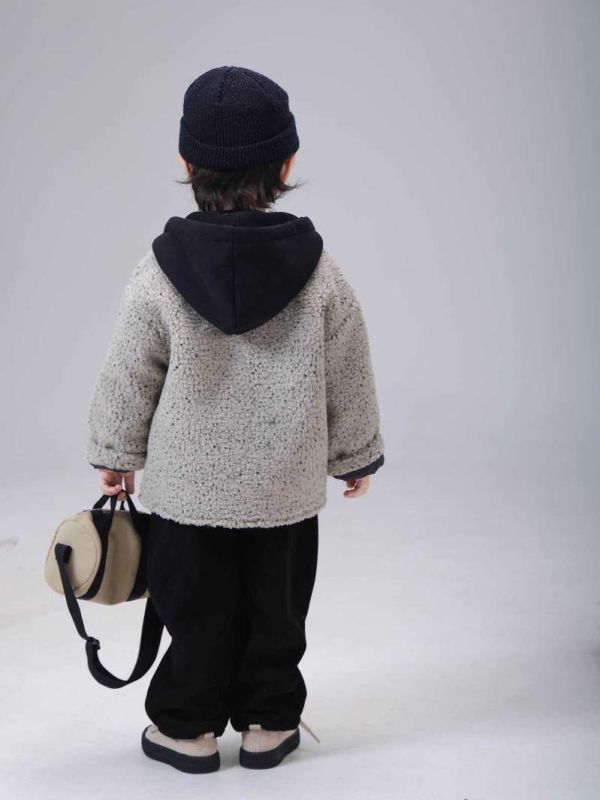 異材質拼接日系毛毛連帽外套 