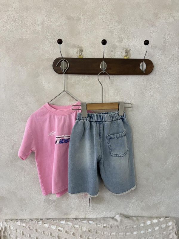 抽鬚刷破口袋反著穿牛仔褲 