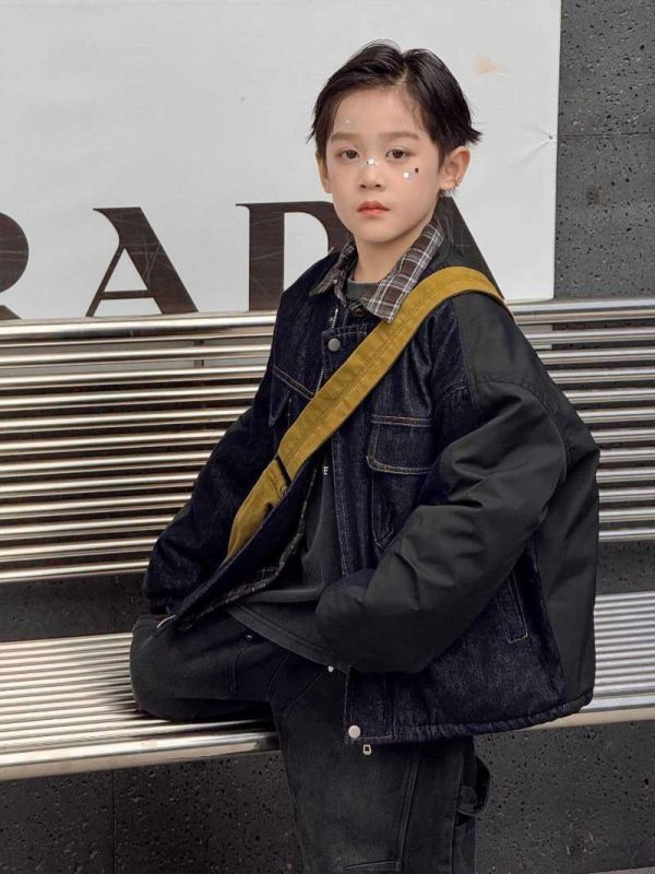 推推帥爆！異材質拼接牛仔夾棉棒球外套 