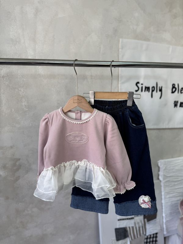 花邊宮廷袖拼接荷葉邊薄絨上衣 