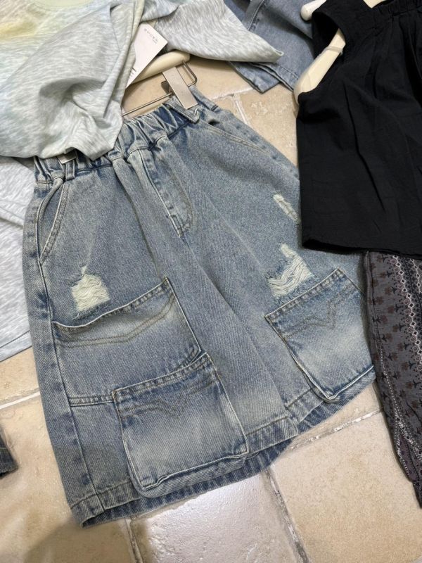 率性刷破六分牛仔 