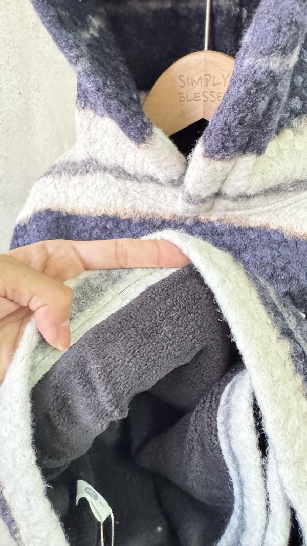 小標日系條紋毛毛加絨連帽上衣 