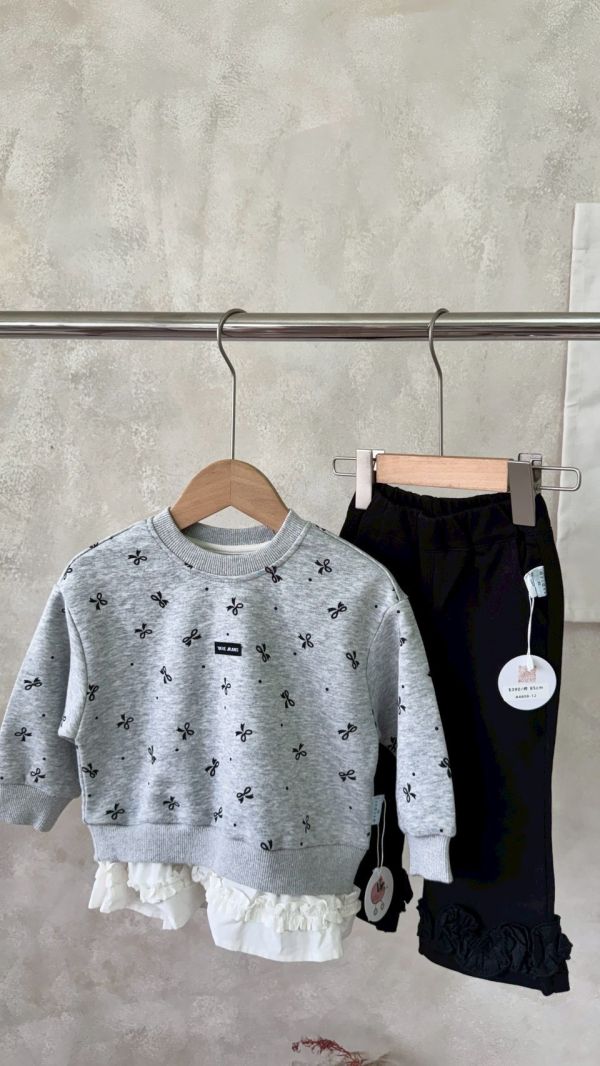 蝴蝶結下擺立體花邊拼接上衣(手感很軟) 