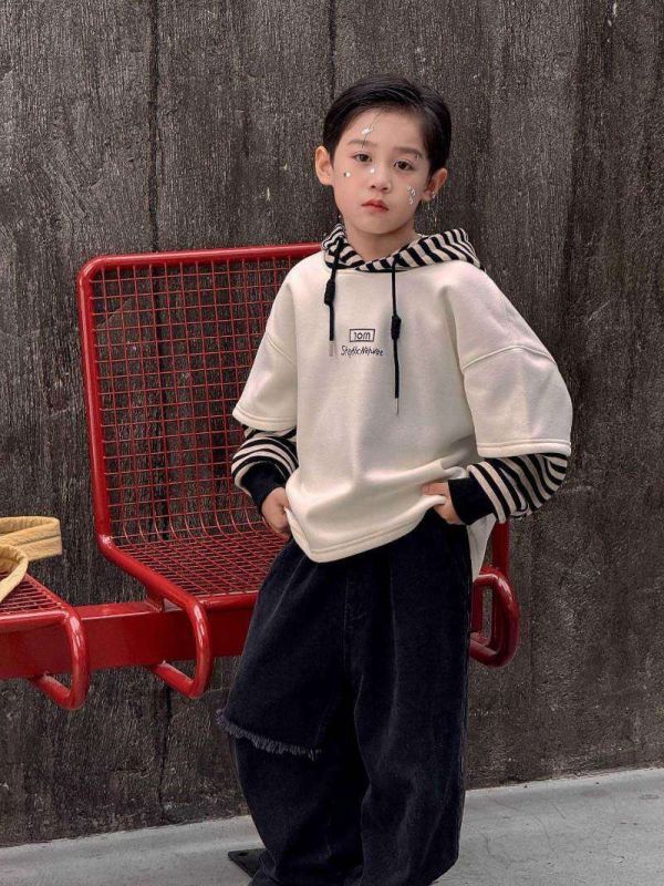 街頭風格！條紋拼接假兩件刷毛連帽上衣 