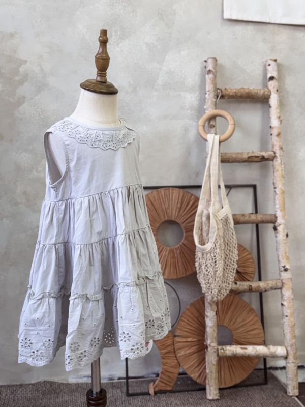 精緻蕾絲花邊洋裝 