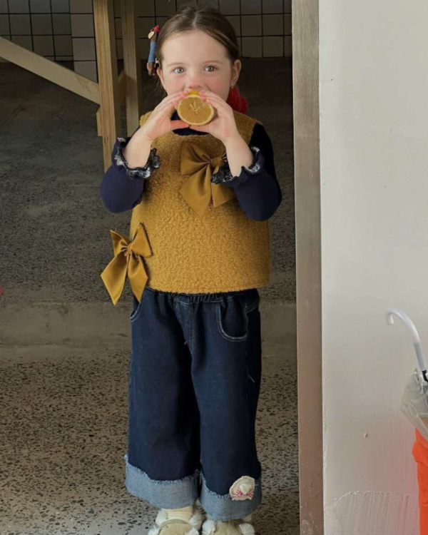 褲腳立體小熊翻摺薄絨牛仔褲 