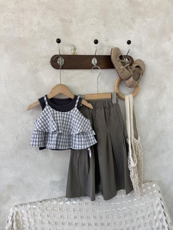 兩件套！格子層次吊帶內搭寬肩背心套裝(細肩帶可調節) 