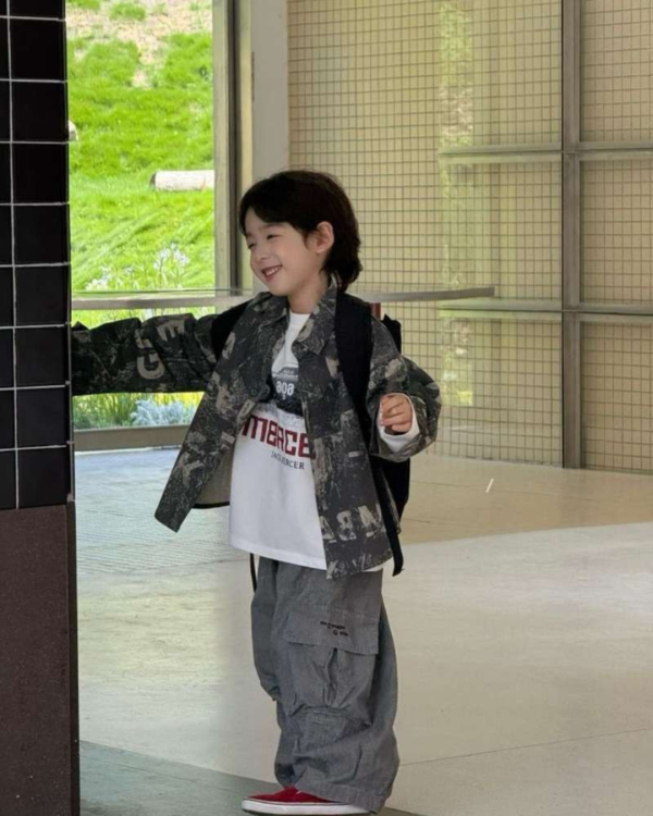 超潮！字母街頭個性壓印襯衫 