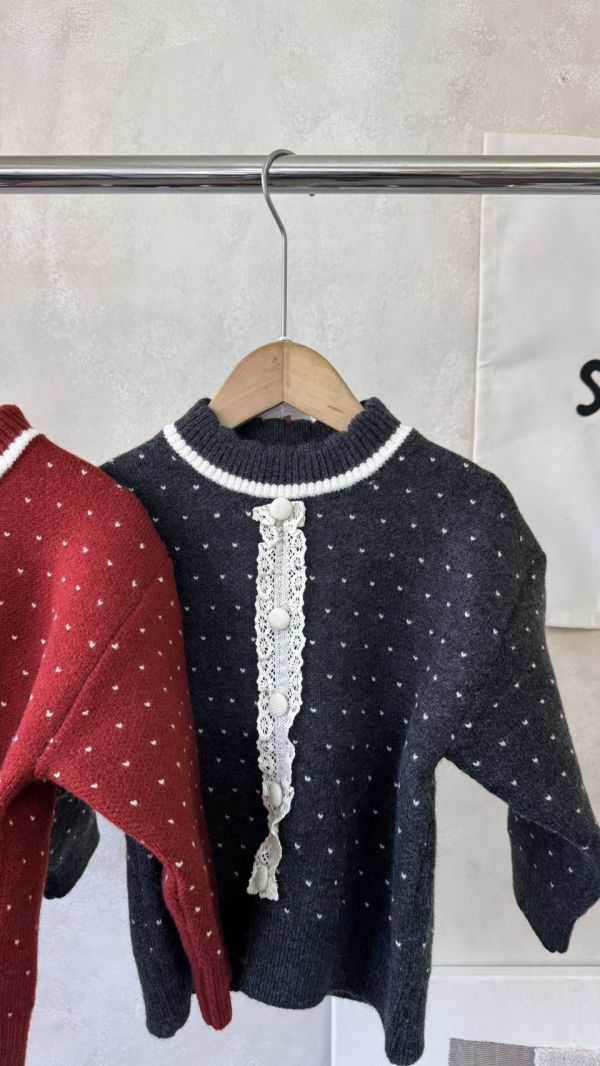 愛心蕾絲鉤花針織上衣(版型偏合身可帶大一號) 