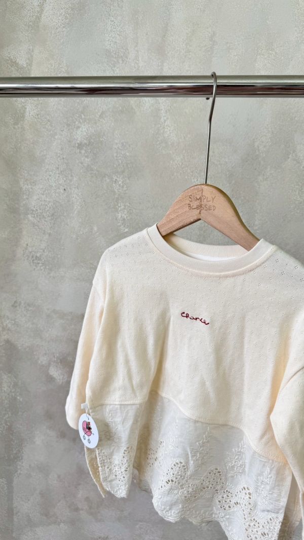 氣質蕾絲拼接刺繡上衣 