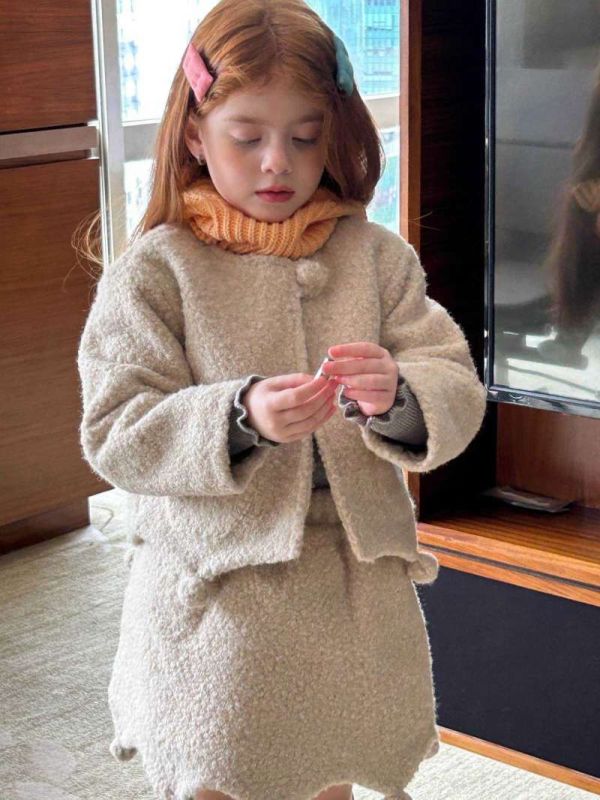 財閥千金毛呢外套球球短裙套裝 