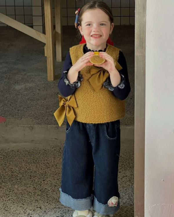 褲腳立體小熊翻摺薄絨牛仔褲 