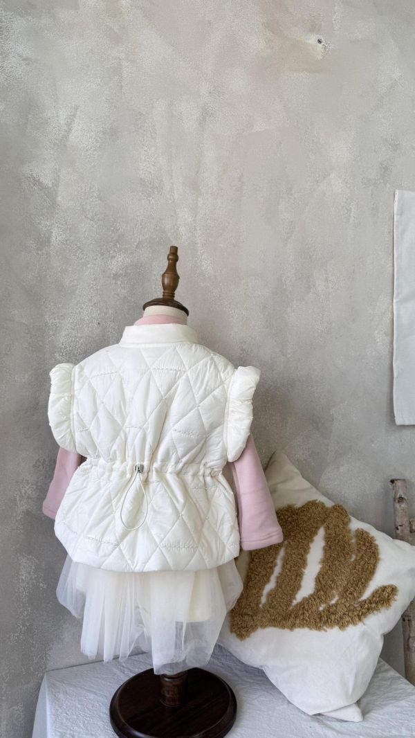 精緻優雅珍珠縫線鋪棉背心 