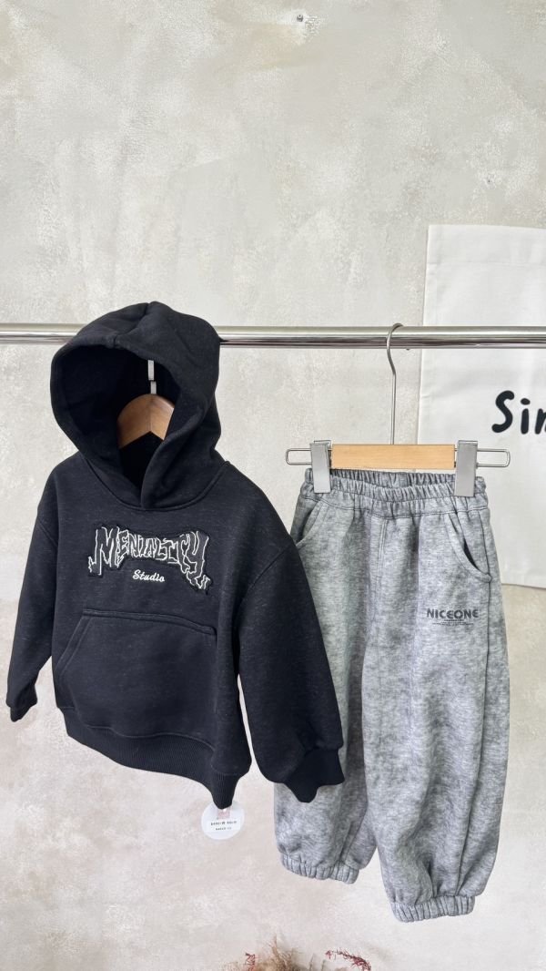 型男刺繡連帽加絨厚磅帽T 