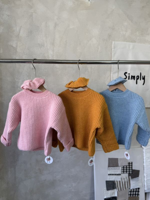 冬日裡的搶眼亮色針織上衣(含同款大腸圈) 