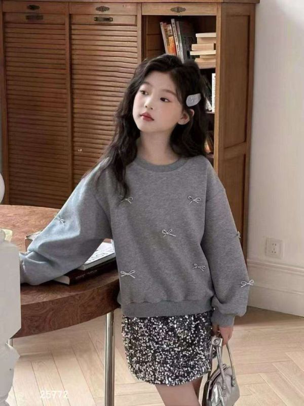 華麗走春！蝴蝶結大學T亮片短裙套裝(含銀色小包) 