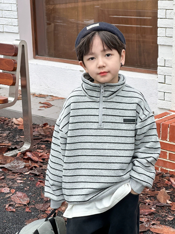 帥氣半高領拉鍊條紋加厚上衣 