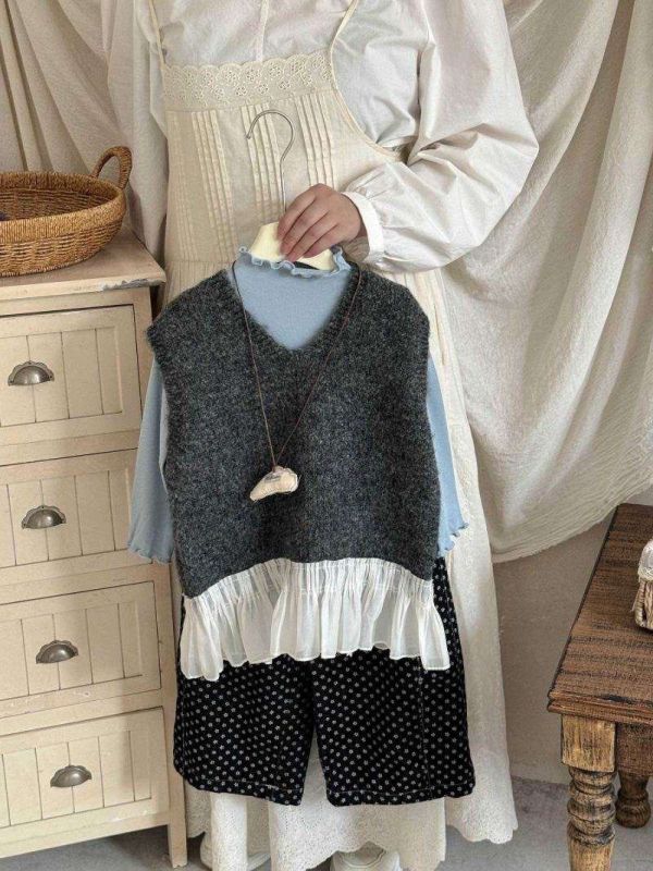 秋冬疊搭必備！韓妞的拼接荷葉邊長版針織背心(版型偏大) 