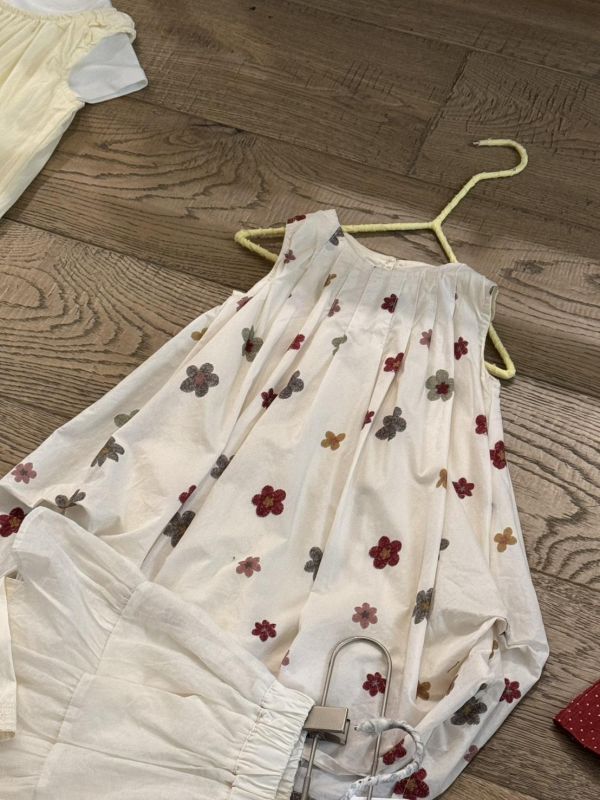 彩繪花朵澎澎洋裝 