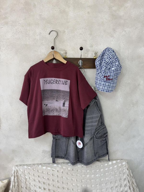 海灘舊照片印花暗紅短T 
