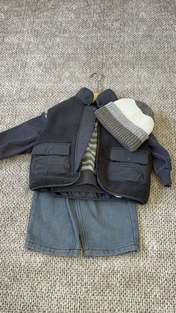 設計感異材質拼接鋪棉背心 