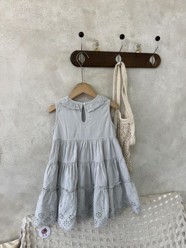 精緻蕾絲花邊洋裝 