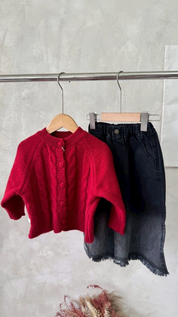 經典麻花紅針織外套 