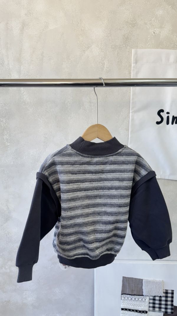 設計感假兩件漸層條紋薄刷毛上衣 