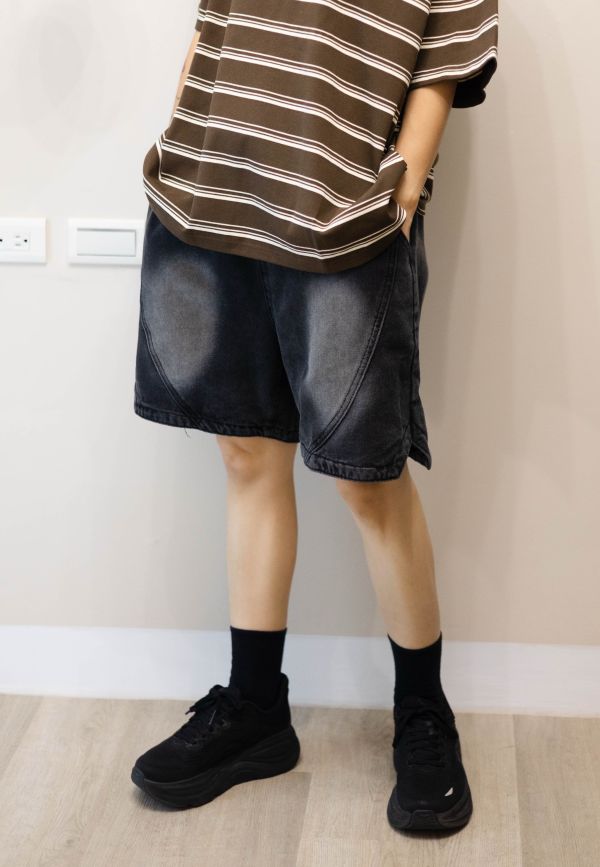 水洗刷色牛仔短褲 