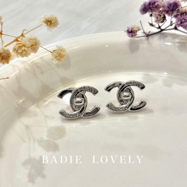 Chanel銀色書包釦刻字款耳環 #chanel #buttons #upcycle
