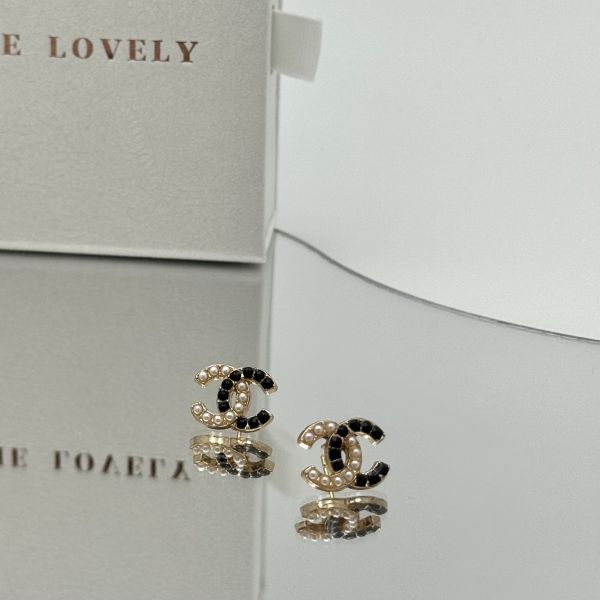 Chanel黑鑽珍珠金色耳環 