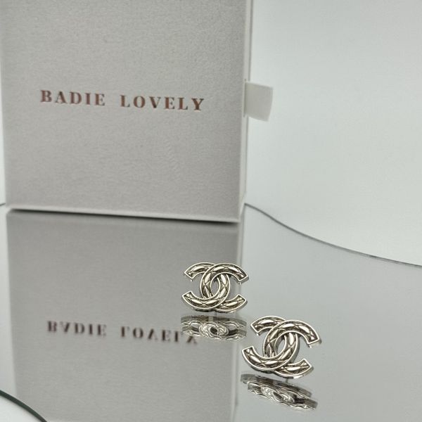 Chanel銀色菱紋耳環 