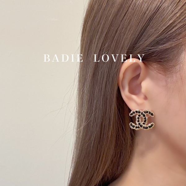Chanel黑金粉邊皮穿耳環 Badielovely