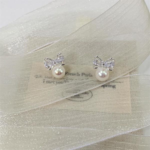 蝴蝶結鑲鑽珍珠耳環 