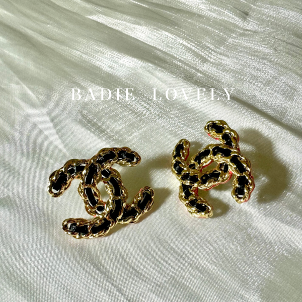 Chanel黑金粉邊皮穿耳環 Badielovely