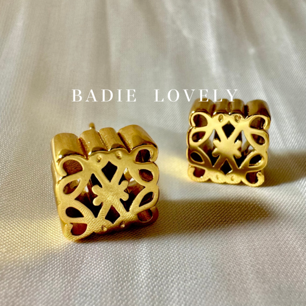 Loewe金色耳環 Badielovely