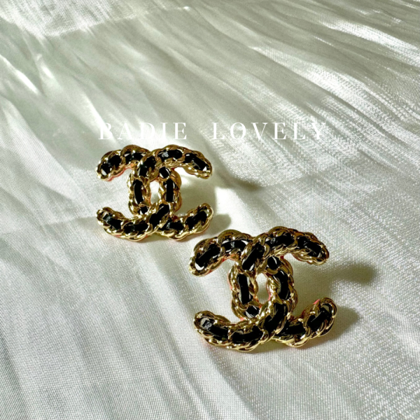 Chanel黑金粉邊皮穿耳環 Badielovely