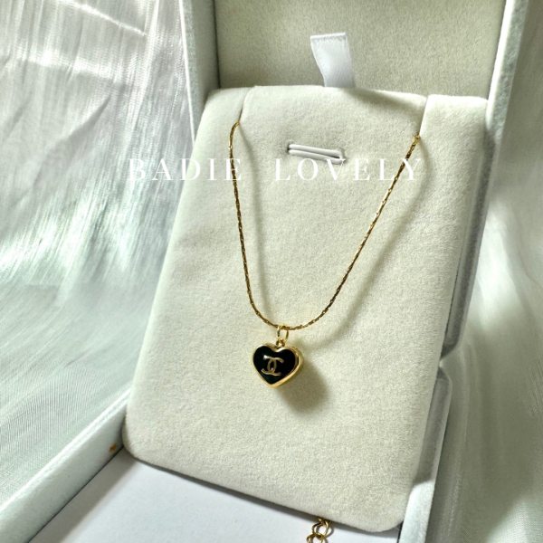 Chanel 黑金迷你小愛心項鍊 Chanel 黑金迷你小愛心項鍊