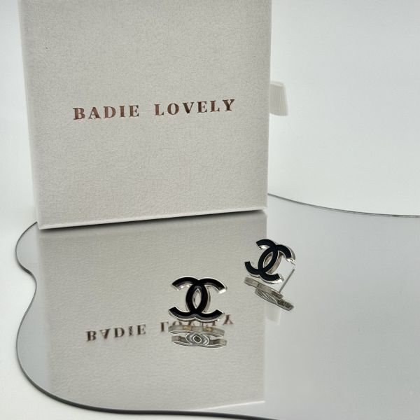 Chanel黑色銀邊耳環 