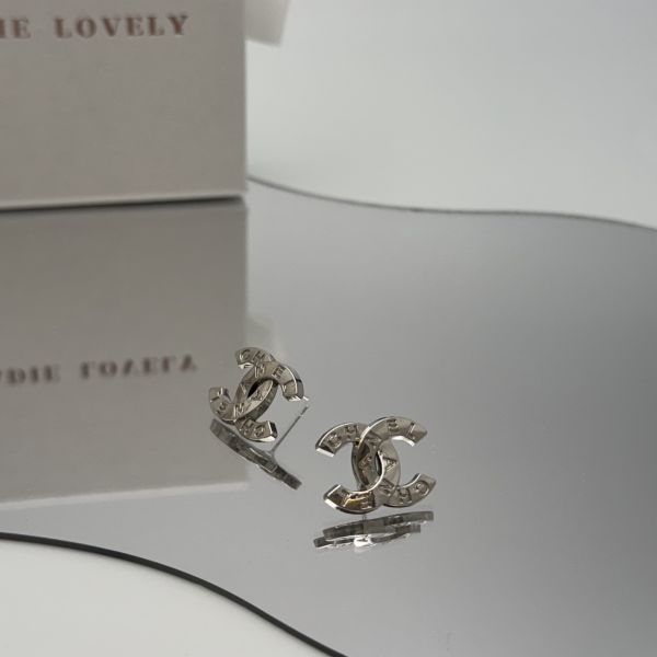 Chanel銀色康鵬字母耳環 