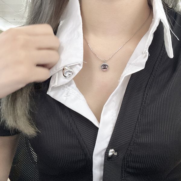 Chanel銀色小香項鍊 