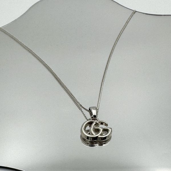 Gucci 素面銀吊墜項鍊 