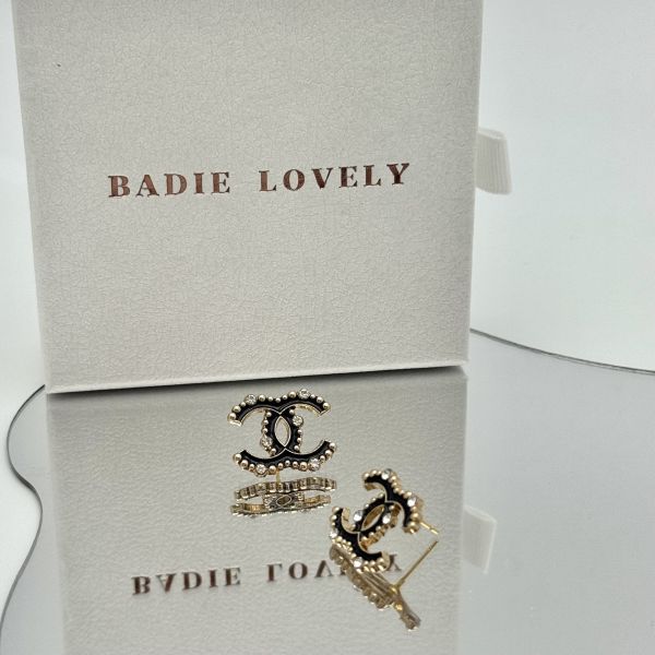 Chanel黑色點睛水鑽耳環 