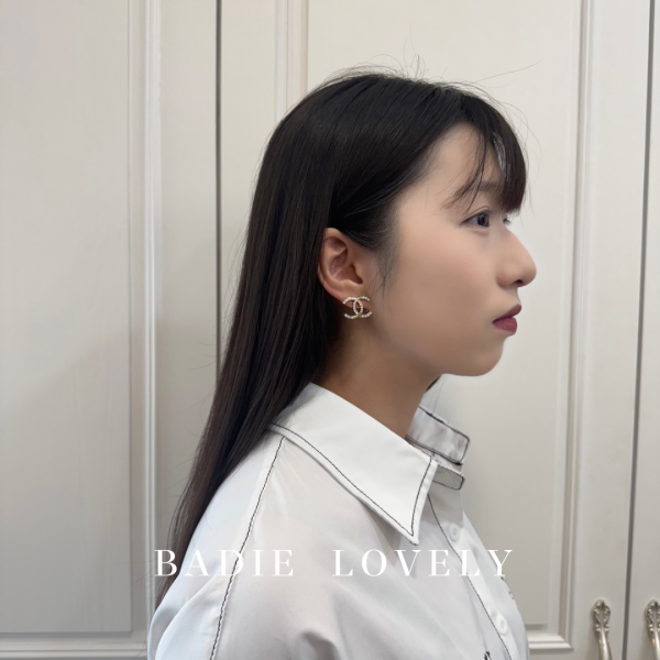 Chanel招財水鑽之光耳環 #復古飾品 #VintageJewelry #手工飾品 #精品鈕扣 #獨一無二 #BadieLovely #古董耳環 #二手精品 #復古耳環 #穿搭靈感 #優雅風